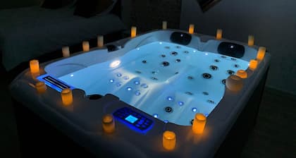 CHAMBRE PRAGUE avec JACUZZI PRIVATIF