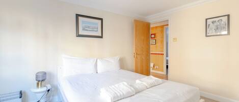 2 Schlafzimmer, Bügeleisen/Bügelbrett, Internetzugang, Bettwäsche