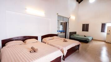 8 bedrooms, iron/ironing board, free WiFi, bed sheets
