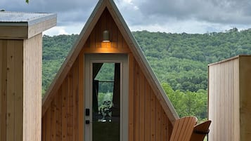 Basic Cabin | Soundproofing, bed sheets