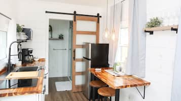 Luxury Cabin, Hot Tub, Valley View | Private kitchen