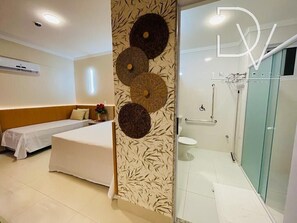 Basic Suite | Bathroom - Spazzio diRoma Com Parque Acqua Splash (Caldas Novas)