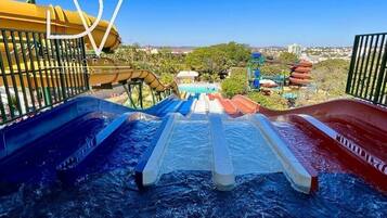 Suíte | Piscina | Piscina externa, guarda-sóis, espreguiçadeiras