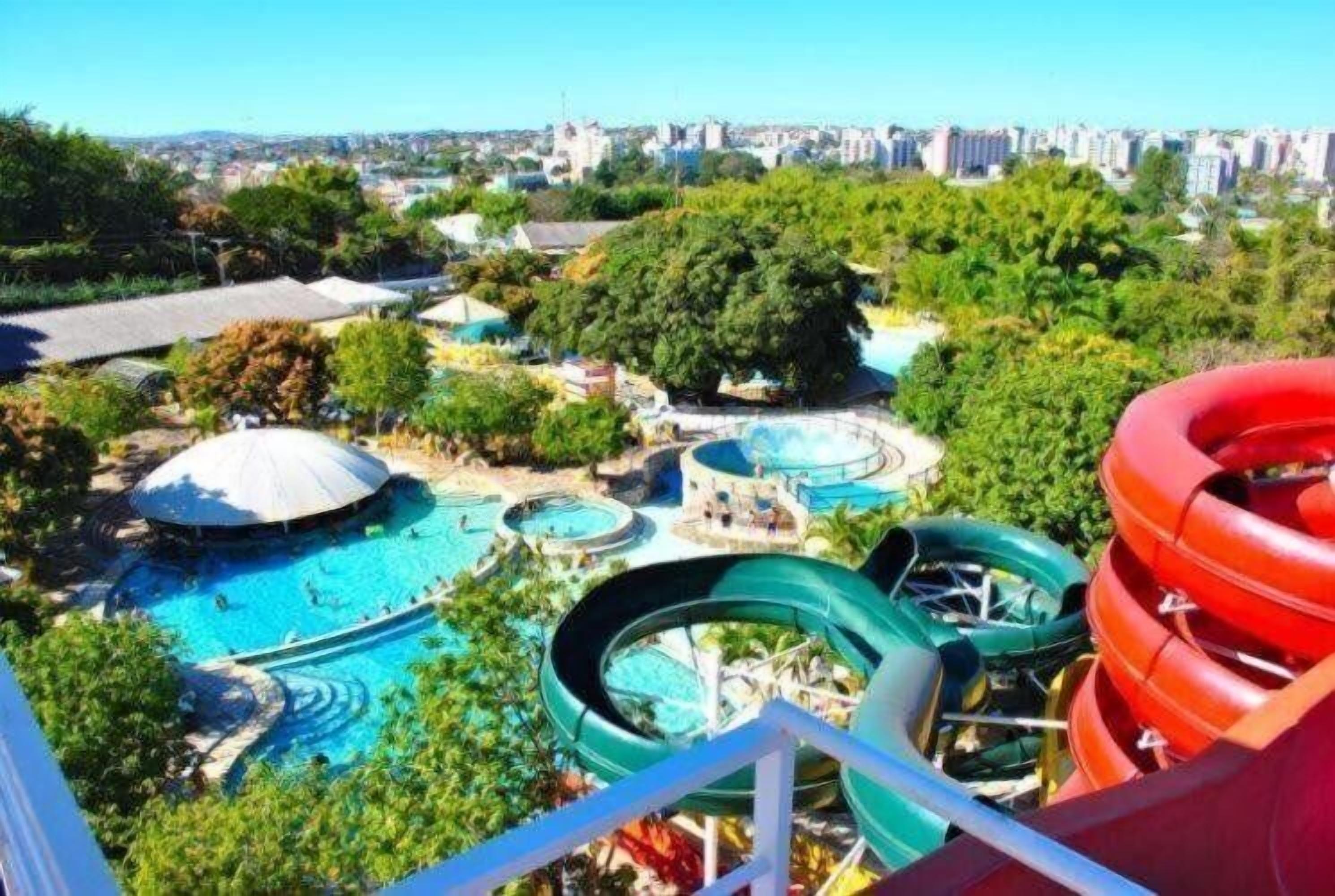 Suite | Pool | Outdoor pool, pool umbrellas, pool loungers