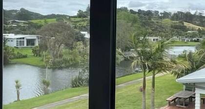 Hosts on the Coast - Mellow out on Martin