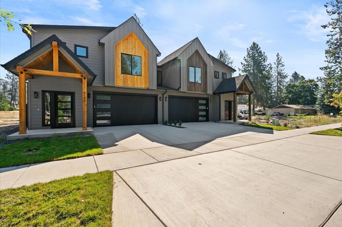 Brand New Townhouse in the heart of Coeur d' Alene! 10 minutes to downtown 