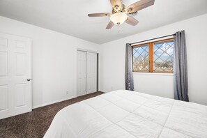 2 chambres, fer et planche à repasser, Wi-Fi gratuit, draps fournis