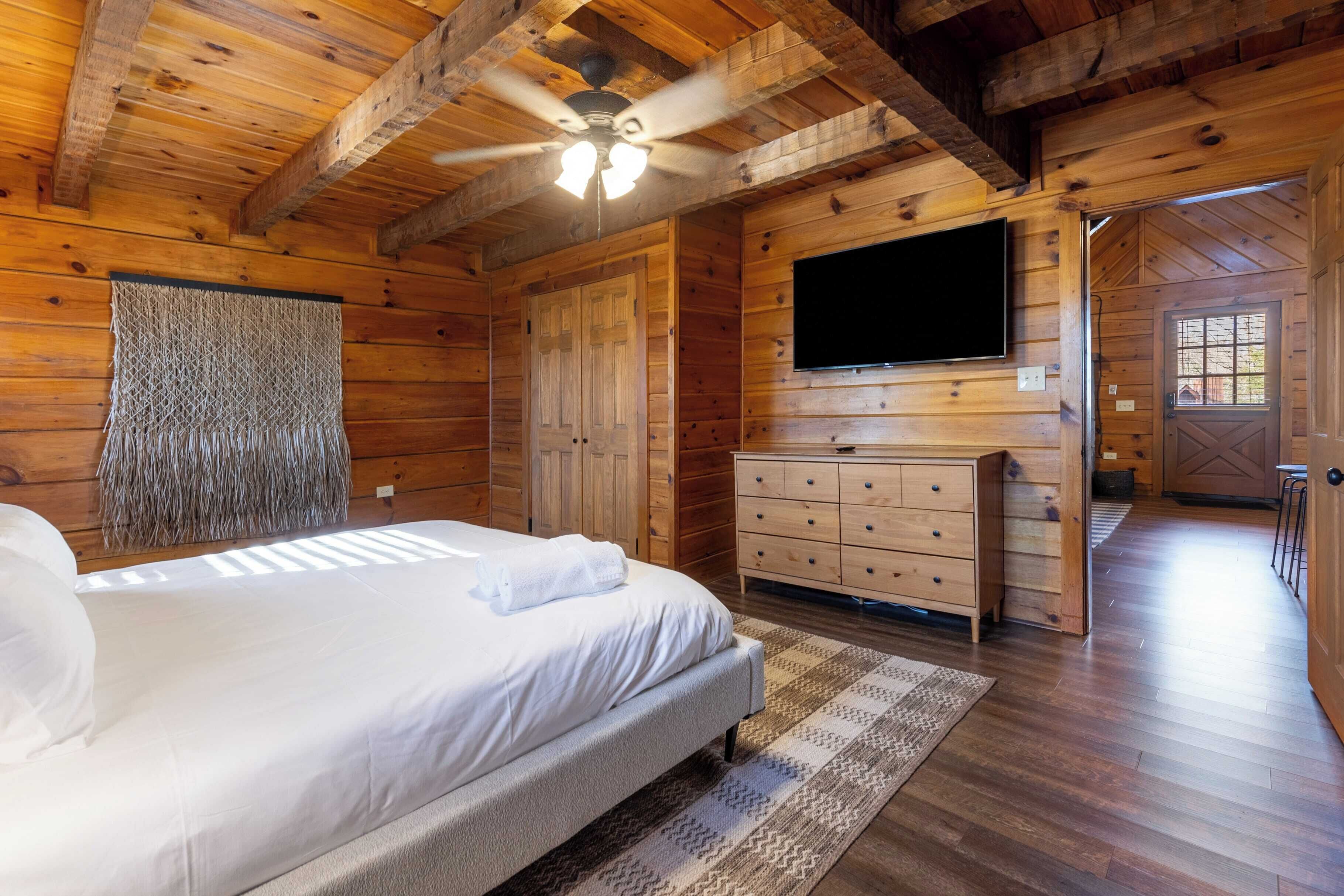 House (2 Bedrooms) | 2 bedrooms, bed sheets