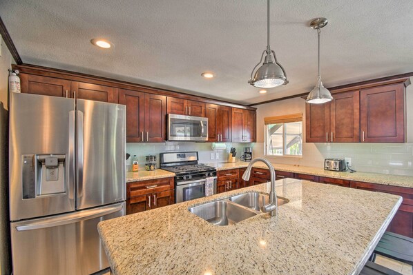 電子レンジ、オーブン、コンロ、食器洗い機