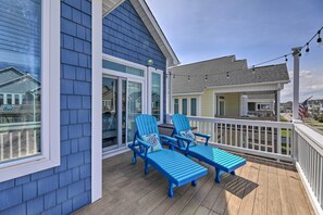 House (4 Bedrooms) | Interior - Charming Surf City Home w/ Elevator: Walk to Beach (Holly Ridge)