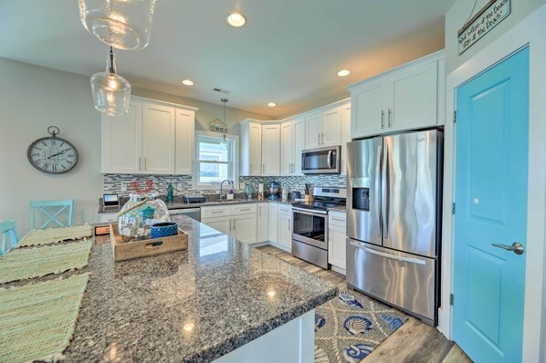 House (4 Bedrooms) | Interior - Charming Surf City Home w/ Elevator: Walk to Beach (Holly Ridge)