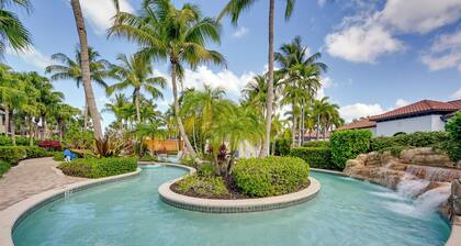 Luxe Naples Bay Resort Condo: Near Fifth Ave!