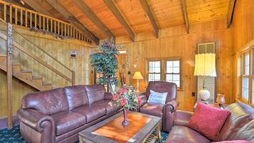 ุงูู
ูุดุฃุฉ ู
ู ุงูุฏุงุฎู