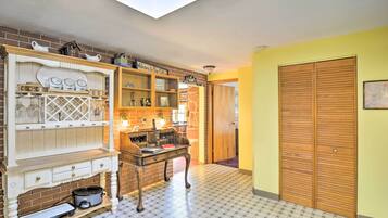 ุงูู
ูุดุฃุฉ ู
ู ุงูุฏุงุฎู