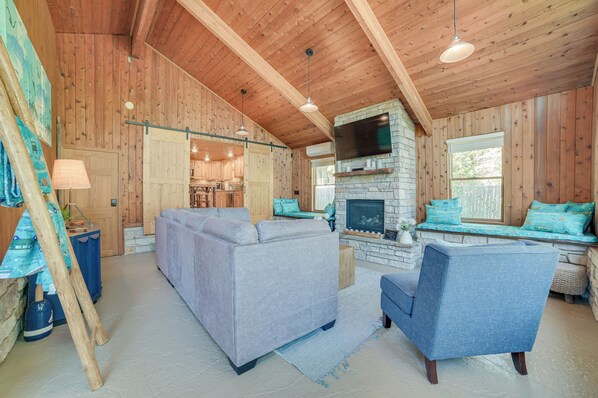 Cottage (3 Bedrooms) | Interior - Lakefront Kalkaska Cottage w/ Fire Pit! (Kalkaska)