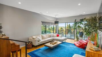 Villa (4 Bedrooms) | Interior