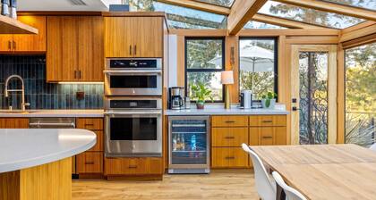 Private Pool & Large Deck: Modern Cotati Villa!