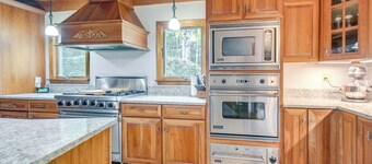 Milton Hidden Gem w/ Pool, Hot Tub & Fireplace!