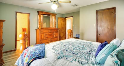 Charming Lake Charles Home w/ Patio & Grill