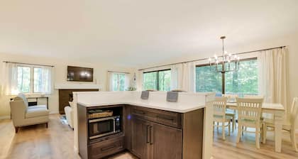 Lovely Harbor Springs Hideaway Near The Highlands!