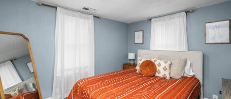 3 bedrooms, iron/ironing board, free WiFi, bed sheets