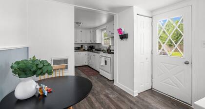 Pet Friendly & Spacious 3 BR in Silvis + Garage