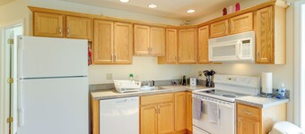 Charming Chester Apartment: Steps to Main Street!