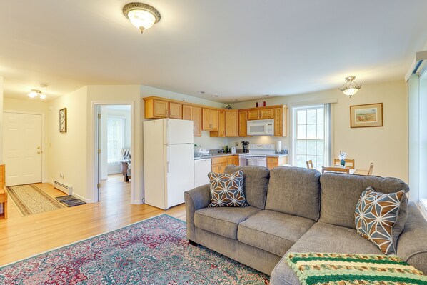 Apartment (2 Bedrooms) | Front of property