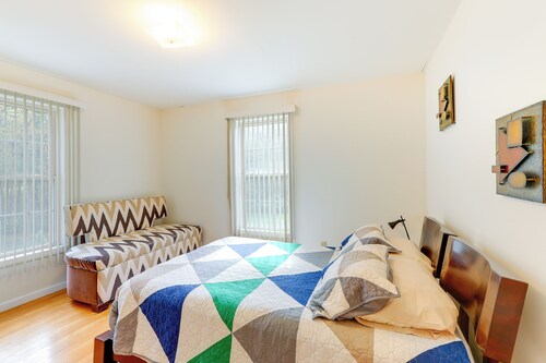 Charming Chester Apartment: Steps to Main Street!