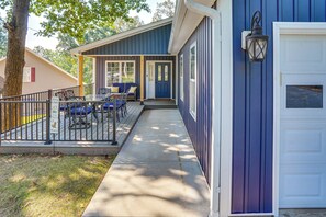 Interior - Waterfront Gilbertsville Retreat on Kentucky Lake! (Gilbertsville)
