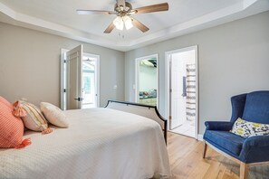 Interior - Waterfront Gilbertsville Retreat on Kentucky Lake! (Gilbertsville)