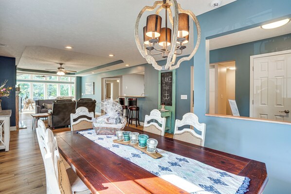 Interior - Waterfront Gilbertsville Retreat on Kentucky Lake! (Gilbertsville)