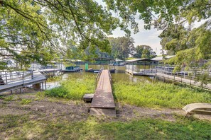 Interior - Waterfront Gilbertsville Retreat on Kentucky Lake! (Gilbertsville)