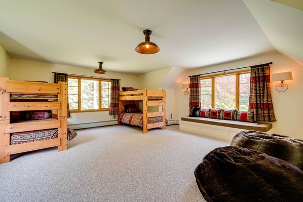 Interior - Winhall Home w/ Deck + Views, 6 Mi to Ski Slopes! (Bondville)