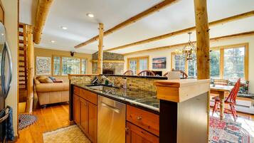 Rumah (4 Bedrooms) | Interior