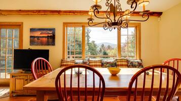 Rumah (4 Bedrooms) | Bagian depan properti