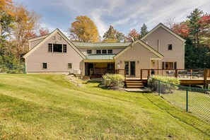 Interior - Winhall Home w/ Deck + Views, 6 Mi to Ski Slopes! (Bondville)