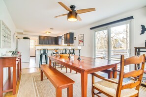 Interior - 1 Mi to Sand! Mid-cape Chatham w/ Furnished Deck (Chatham)
