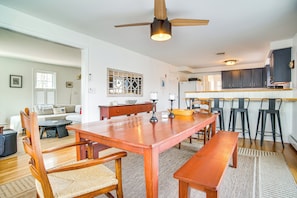 House (3 Bedrooms) | Interior