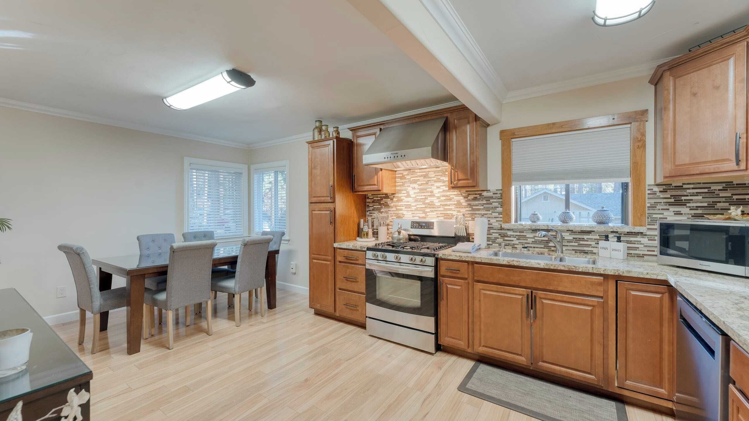 House (3 Bedrooms) | Interior