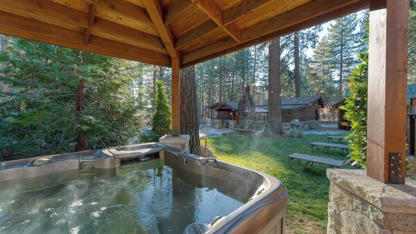 Lake Star By Avantstay Hot Tub, Walk To Beach - Lake Tahoe