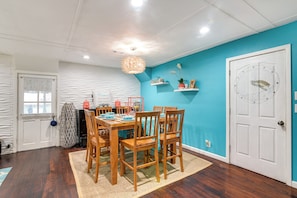 Interior - Steps to Surfside Beach: Home w/ Deck + Fire Pit! (Freeport)