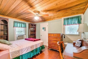 Interior - Floral City Vacation Rental ~ 1 Mi to Boat Ramp! (Floral City)