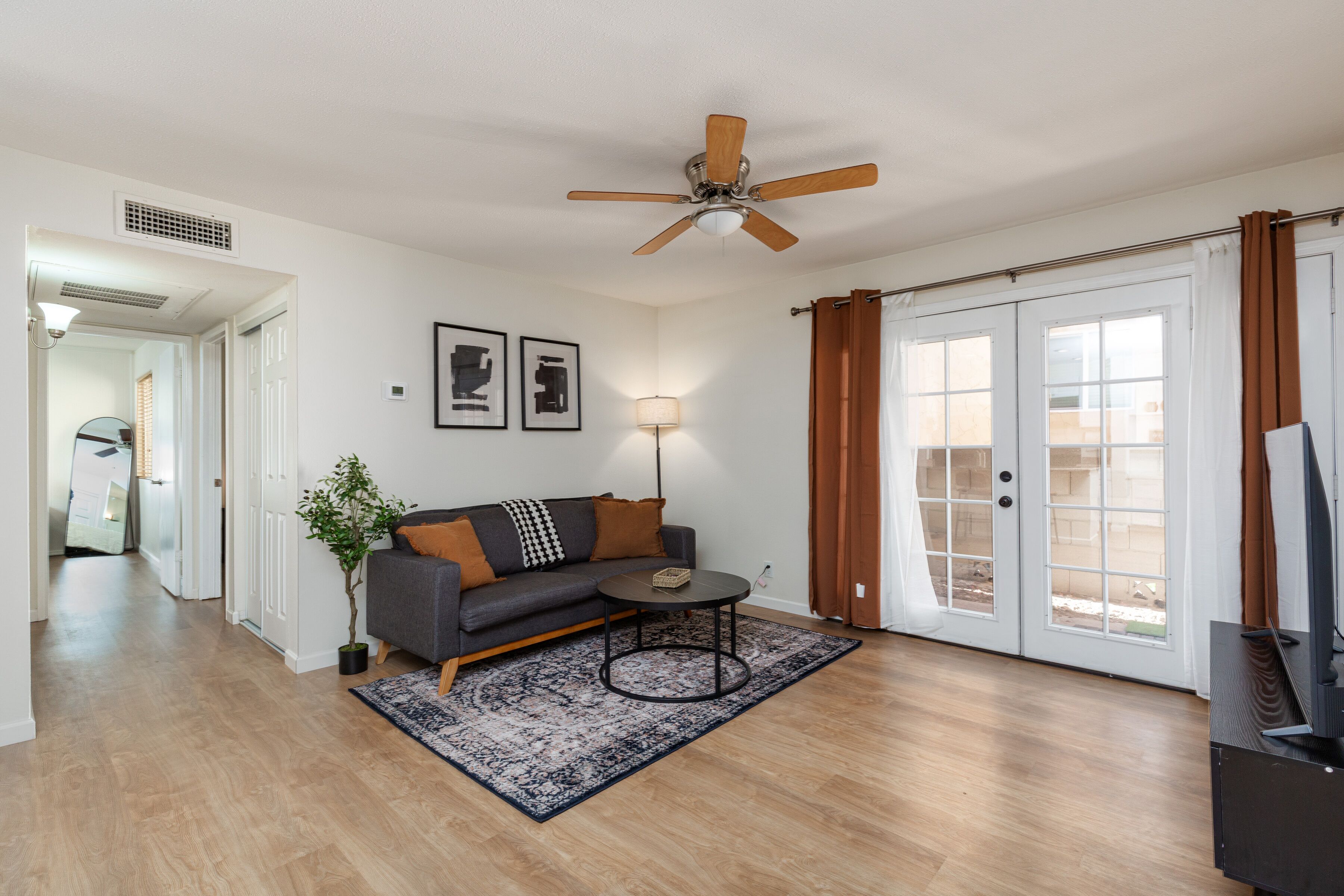2bd+2bth Desert Getaway in Old Town Scottsdale