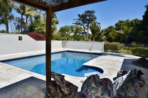 Pool - WAINUI GARDEN HIDEAWAY a little gem in a garden oasis.
(Gisborne)