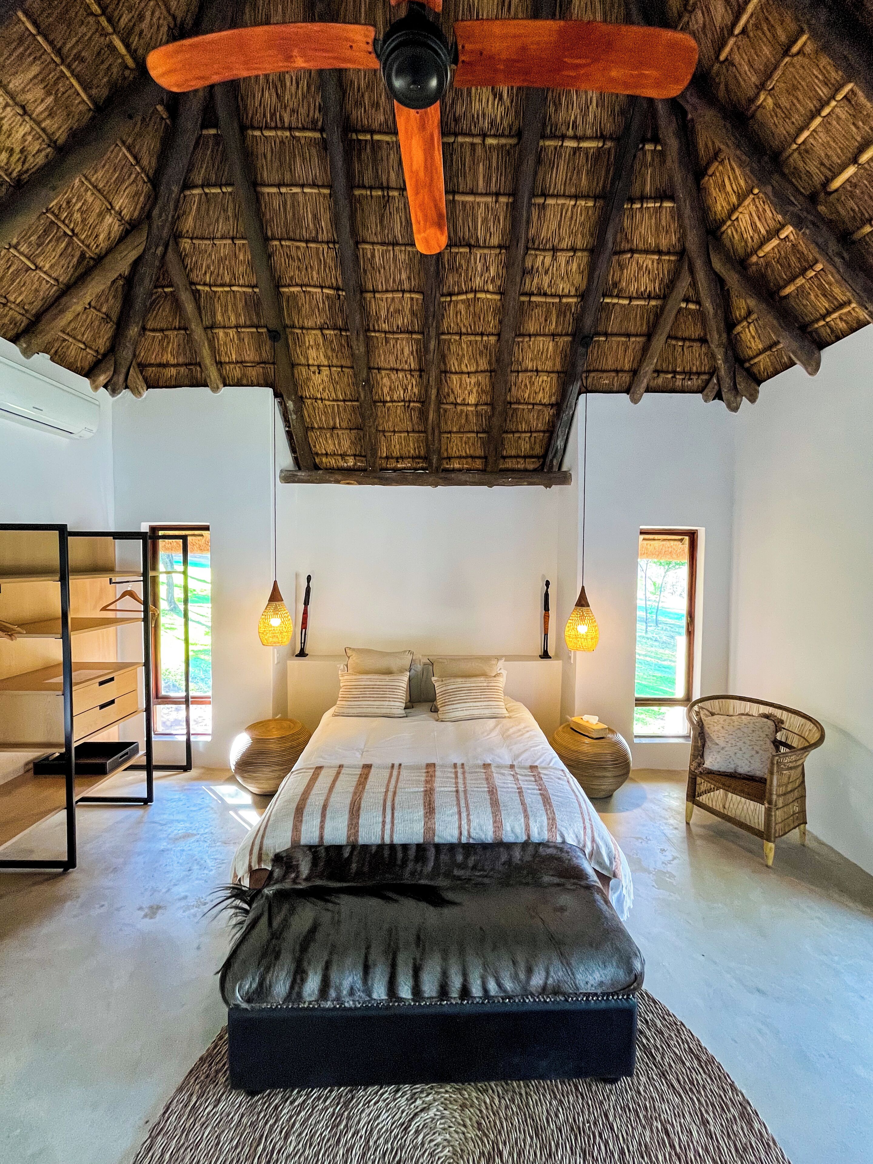 Habitació de luxe | Escriptori, espai de treball apte per a portàtils i roba de llit 