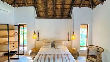 Luxe kamer | 6 slaapkamers, een bureau, een laptopwerkplek, beddengoed