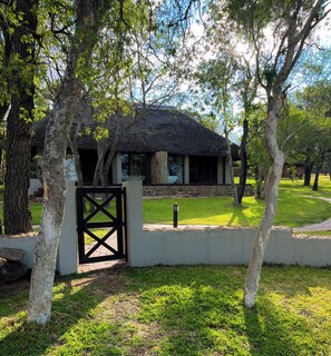 Front of property - Ilanga Lodge (Vaalwater)