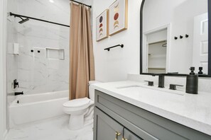 Bathroom - New! Modern 3BR/2BA Near Downtown|Foosball/Netflix (Houston)