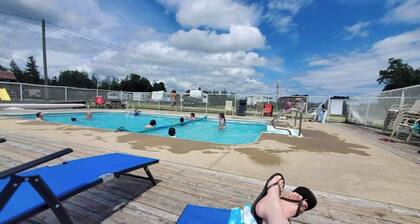 Cozy two bed cabin with river view